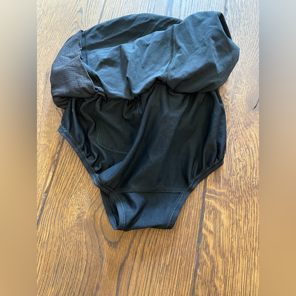 Lululemon Black Women's Athletic Shorts - Picture 7 of 8